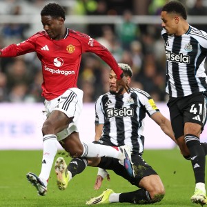 BSPORTS-要素拉满，纽卡vs曼联上半场补时现红牌+点球+扳平剧情