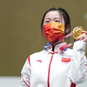 B体育官方链接-24日综述：中国军团豪取3金 00后小将杨倩射落首金