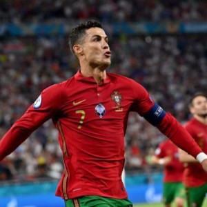 BSPORTS-本泽马想送C罗出局？C罗说“不”!他还追平了代伊！